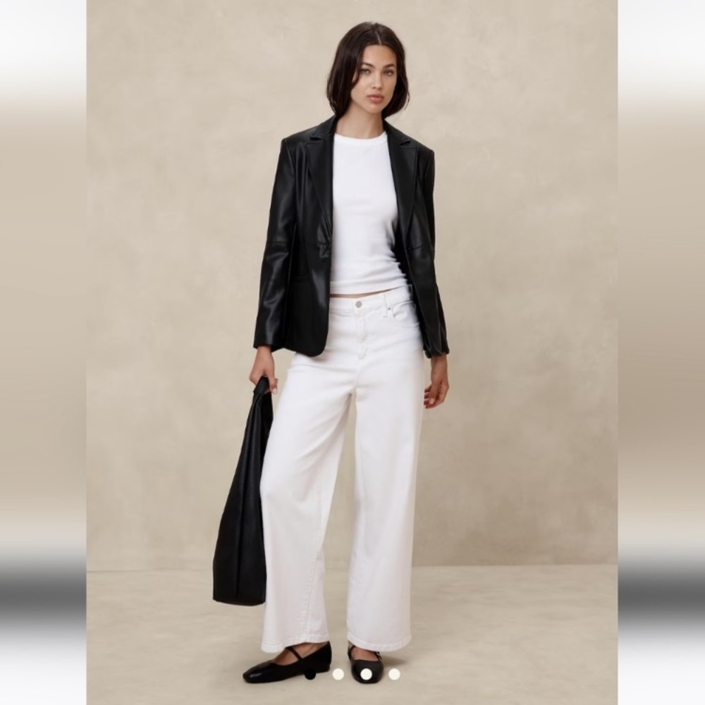 Banana Republic Vegan Leather Blazer jacket black size 6 classic elegant career
